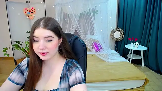 NicoleFoxery online show from 02.28.25