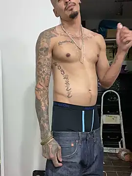 Snapshot of Prettyboiflaco chatting on 03.08.25 Prettyboiflaco online show from 03.08.25