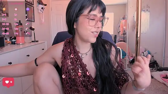 Evie-Luna online show from 04.19.26