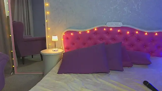 Ariana Petite online show from 02.20.25