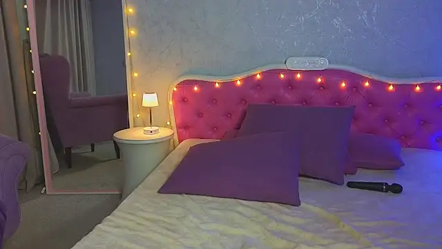 Ariana Petite online show from 02.24.25