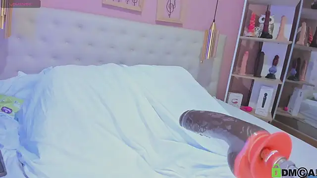 leylla  online show from 11.12.25