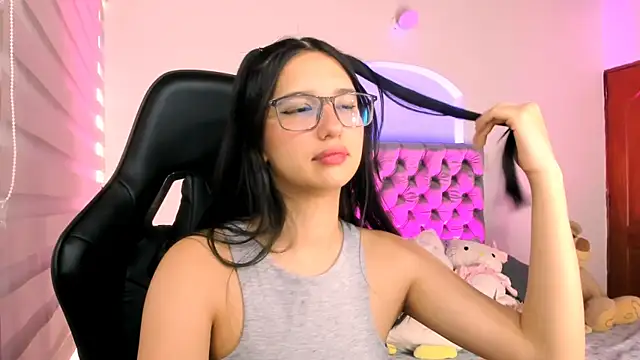 Luniverse online show from 12.04.25