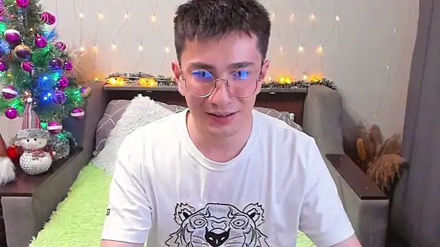 Snapshot of Yumi_steve chatting on 12.25.24 Yumi steve online show from 12.25.24