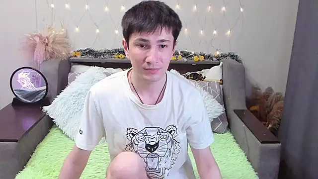 Snapshot of Yumi_steve chatting on 09.30.25 Yumi steve online show from 09.30.25