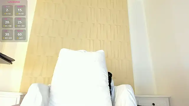 mia pineda online show from 04.08.26