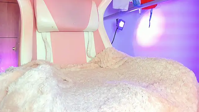 KataFerreira777 online show from 11.22.25