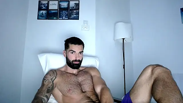 Snapshot of Verycutex chatting on 09.18.25 Verycutex online show from 09.18.25