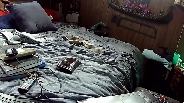 Snapshot of Makowboy chatting on 01.17.25 Makowboy online show from 01.17.25