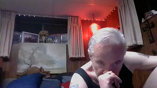 Snapshot of Makowboy chatting on 01.30.25 Makowboy online show from 01.30.25