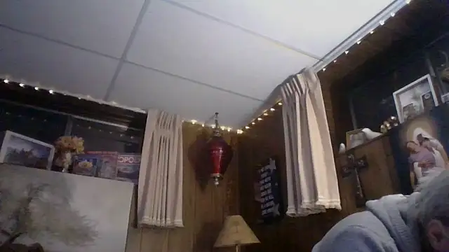 Snapshot of Makowboy chatting on 02.11.25 Makowboy online show from 02.11.25