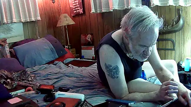 Snapshot of Makowboy chatting on 02.13.25 Makowboy online show from 02.13.25