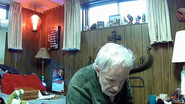 Snapshot of Makowboy chatting on 02.28.25 Makowboy online show from 02.28.25