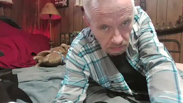 Snapshot of Makowboy chatting on 03.22.25 Makowboy online show from 03.22.25