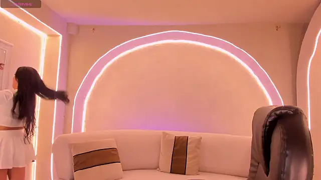 MiaRoberts1 online show from 04.18.26