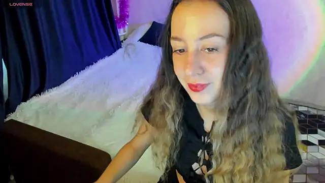 CurlySteph online show from 12.13.24