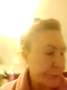 Hottie-Mom online show from 11.24.25