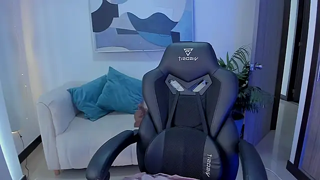 SaraParker  online show from 03.18.25