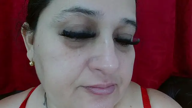 Kerly Doll online show from 12.16.25