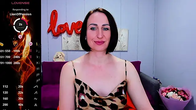 Nia Smithh online show from 02.14.25