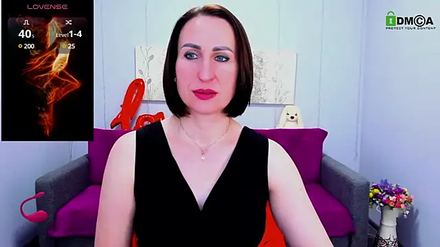 Nia Smithh online show from 03.08.25