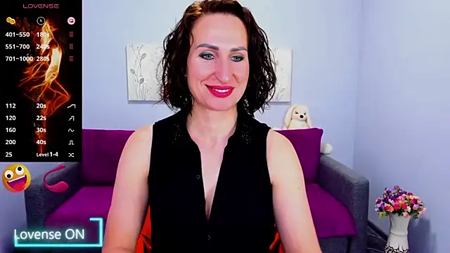 Nia Smithh online show from 10.04.25