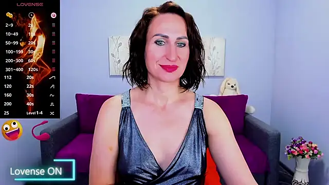 Nia Smithh online show from 10.08.25