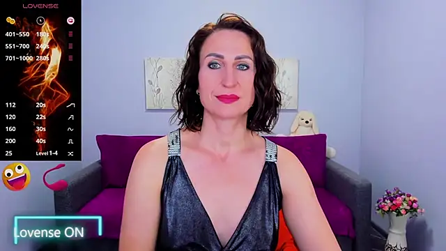 Nia Smithh online show from 10.22.25