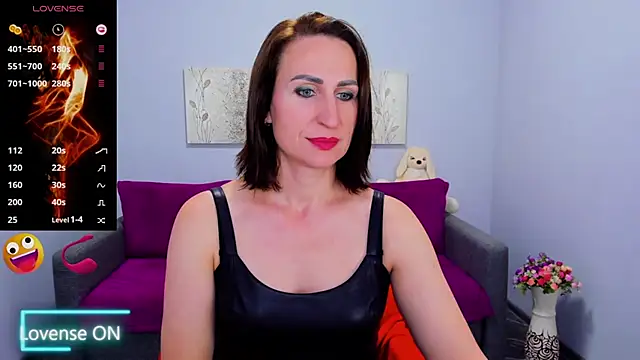 Nia Smithh online show from 10.23.25