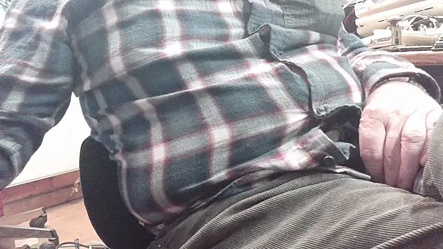 Snapshot of HaraldGermany chatting on 10.14.25 HaraldGermany online show from 10.14.25