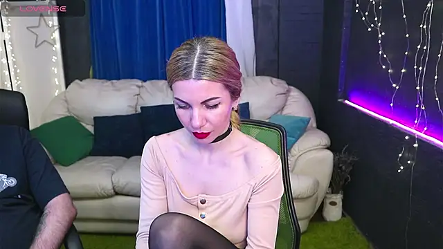 Snapshot of AlisaAleksandr chatting on 03.11.25 AlisaAleksandr online show from 03.11.25