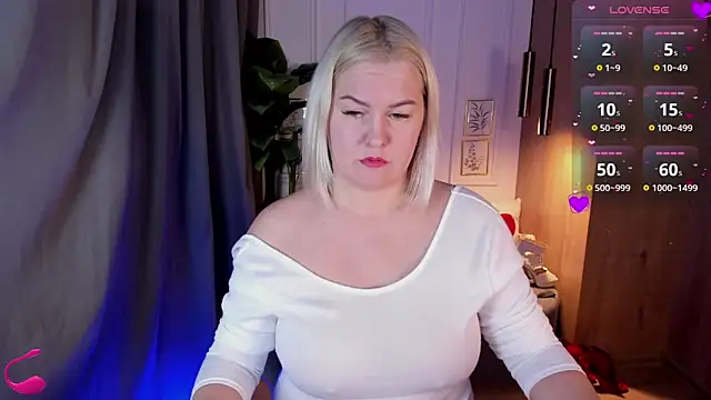 YolandaKiss online show from 02.22.25