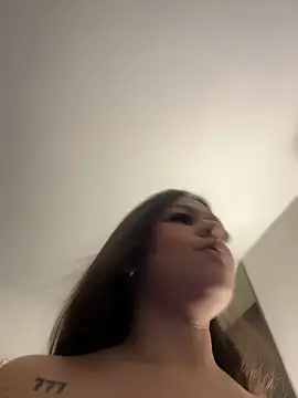 Alyshanon18 online show from 03.13.25