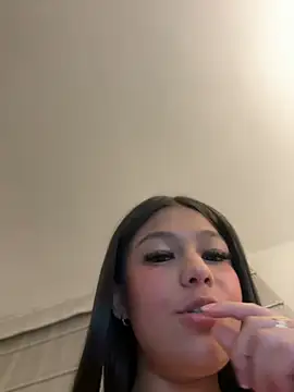 Alyshanon18 online show from 03.20.25