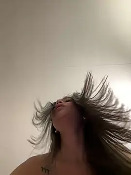 Alyshanon18 online show from 03.11.26