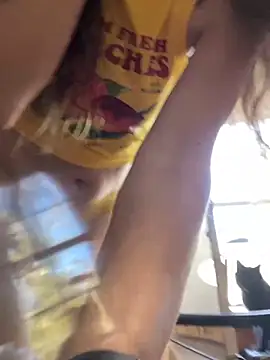 Snapshot of KittyWhispers chatting on 01.15.25 KittyWhispers online show from 01.15.25