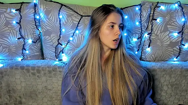 MaggieCake online show from 12.10.24