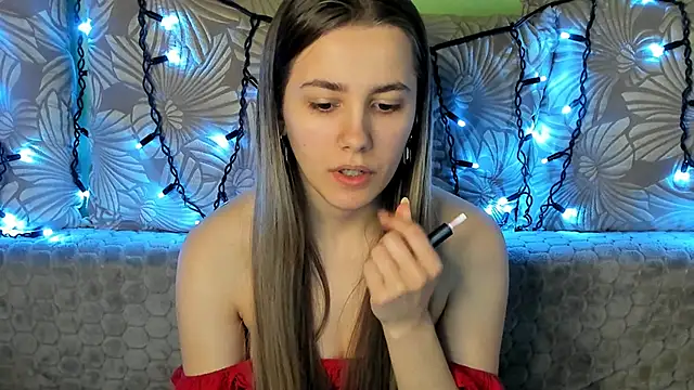 MaggieCake online show from 02.12.25