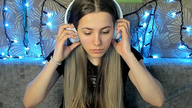 MaggieCake online show from 02.24.25