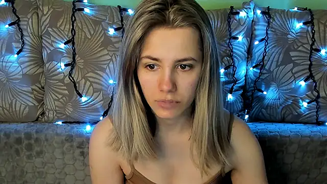 MaggieCake online show from 03.10.25