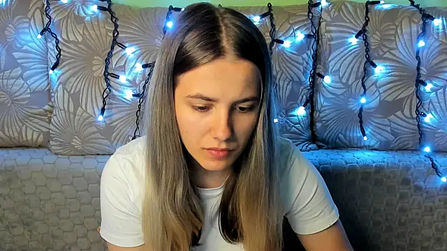 MaggieCake online show from 10.15.25