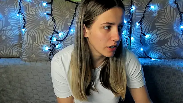 MaggieCake online show from 10.19.25