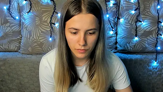 MaggieCake online show from 10.22.25