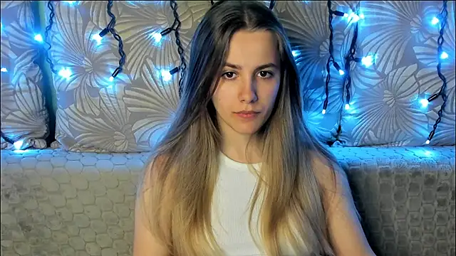 MaggieCake online show from 04.09.26