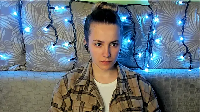 MaggieCake online show from 04.13.26