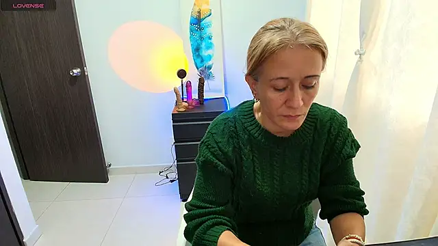 Naty Stone online show from 11.26.25