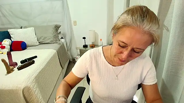 Naty Stone online show from 06.05.26