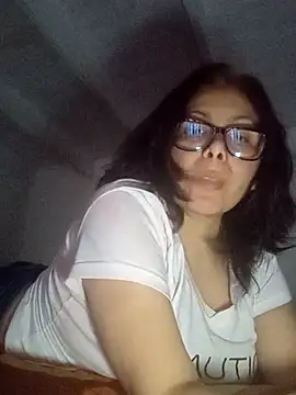 Snapshot of Anypink chatting on 11.20.25 Anypink online show from 11.20.25