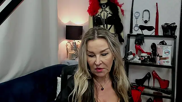 crystaLUX online show from 01.07.25