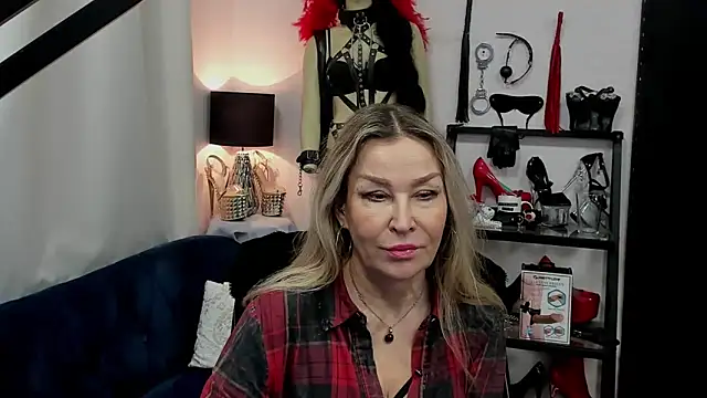 crystaLUX online show from 03.07.25